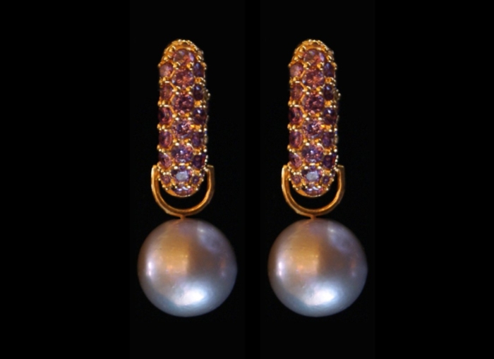 Ears_Hoops_Pave_Gray_Pearl_Drop_Purple_Vermeil